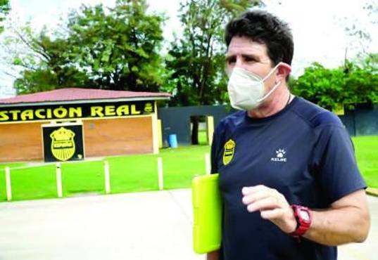 El estratega Héctor Vargas le ha cambiado la cara a Real España. Sus números hablan solos, son líderes del Clausura.