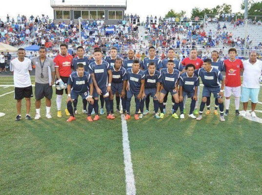 Así es Luis Cálix, el hondureño que venció a la muerte para formar campeones