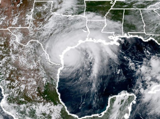 FOTOS: Huracán Harvey causa estragos tras tocar tierra en Texas