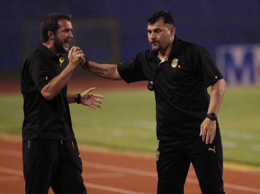 MERCADO: Hondureño al Huesca de España, el giro en el futuro de Mario Martínez y los fichajes 'bomba' en Marathón