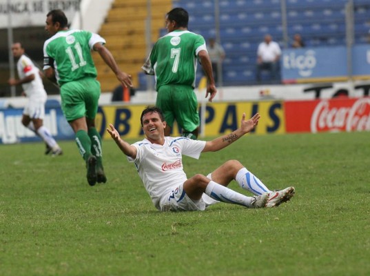 Alineación y DT del Olimpia en su primer juego en la historia del Yankel Rosenthal