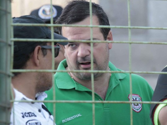 Yankel Rosenthal reaparece tras recobrar la libertad disfrutando vacaciones en México