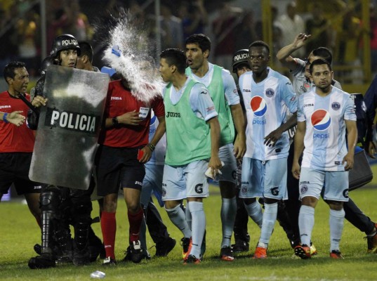 Las sorprendentes imágenes que no viste por tv en juego de Real España ante Motagua