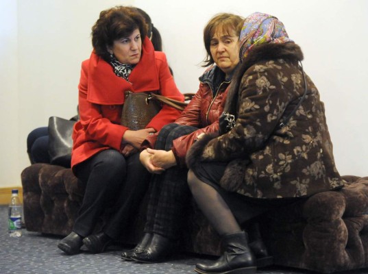 Imágenes dramáticas de los familiares de las víctimas del avión accidentado