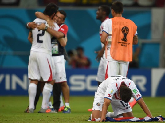 Costa Rica celebra con locura su pase histórico a cuartos de final