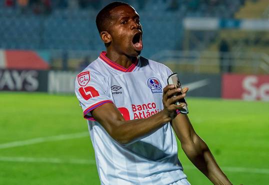 ¡Juego de locos! Olimpia dejó escapar la victoria y regresó con un empate frente al Municipal por la Liga Concacaf