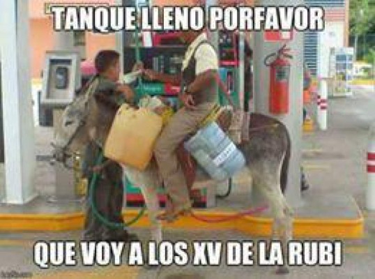 ¡QUÉ CRUELES! Los memes hacen de las suyas en la fiesta de los XV de Rubí