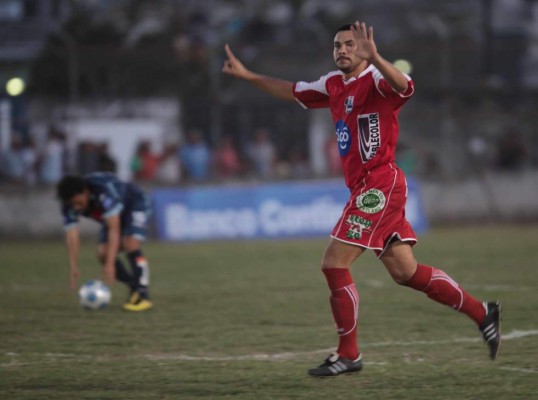 Rolando López, el defensor goleador que regresó al fútbol tres años después de su retiro