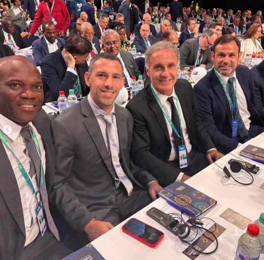 David Suazo se 'codea' con estrellas en congreso de la FIFA en Paraguay: Ha sido una experiencia maravillosa