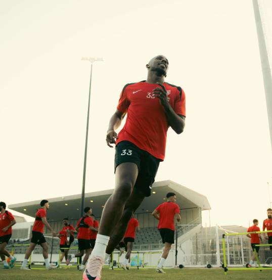 El jugador mexicano que vive en Arabia Saudita y quiere hacerle daño a Honduras: lujos, salario y la mujer que lo acompaña