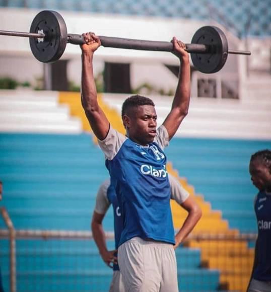 Uno no tiene equipo y el que dejó el fútbol: ¿Qué fue de los futbolistas de Honduras que jugaron el último Mundial Sub-20?