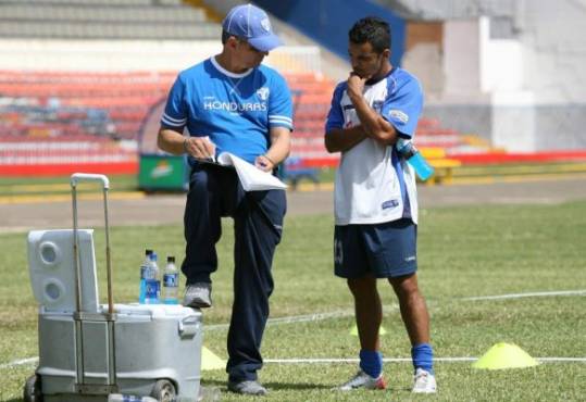 Entrenamiento De La Seleccion Nacional 2007 Reynaldo Rueda Entrenador y Mauricio El Pipo Castro Volante