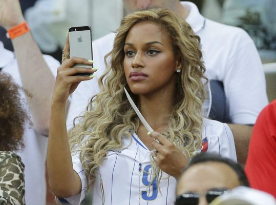 Directo al corazón: El gran amor de Balotelli sale embarazada de otro futbolista