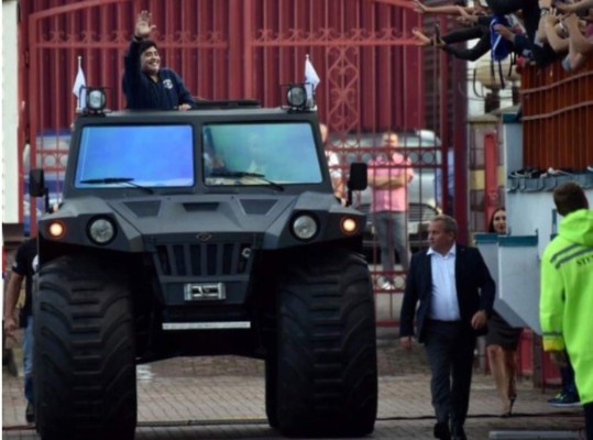 Así es la vida de millonario de Diego Maradona: Su impactante lista bienes, negocios y más