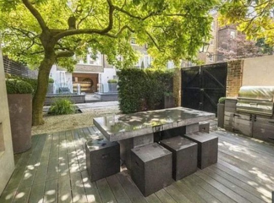 Se retiró hace ocho años: El imperio inmobiliario y el negocio de muebles de lujo de Sol Campbell