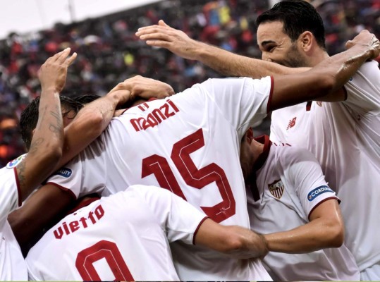 Sevilla derrota al Atlético de Madrid y se lo baja del primer lugar