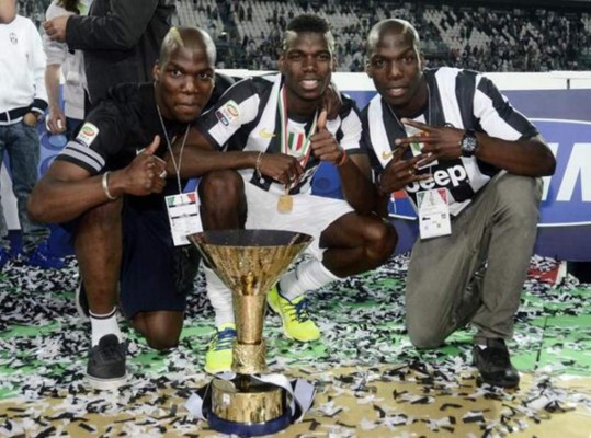 Los futbolistas por el mundo que no pueden escapar de una comparación con un familiar