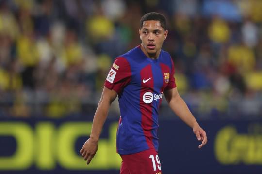 Vitor Roque jugará cedido esta temporada con el Betis tras no entrar en los planes de Barcelona.