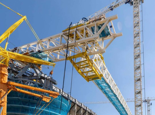 Nuevas imágenes de la transformación histórica del Bernabéu: Instalada la primera megacercha