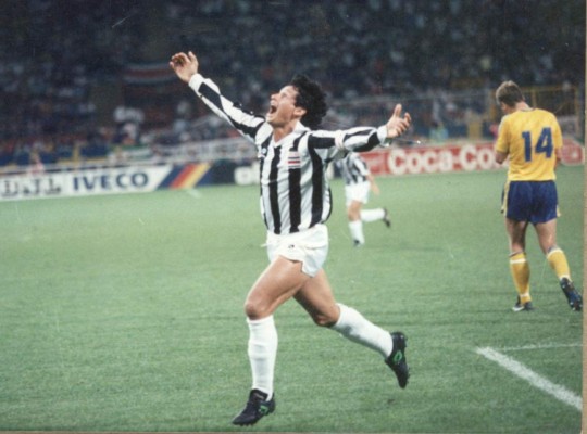 Futbolistas que marcaron la historia de Costa Rica en los Mundiales