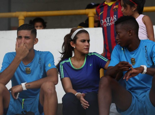 Las chicas lindas que engalanaron el cierre de las vueltas en Honduras