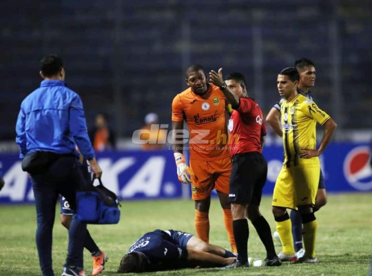 Dramáticas imágenes de Harold Fonseca y el detallazo en la camisa de Emilio Izaguirre