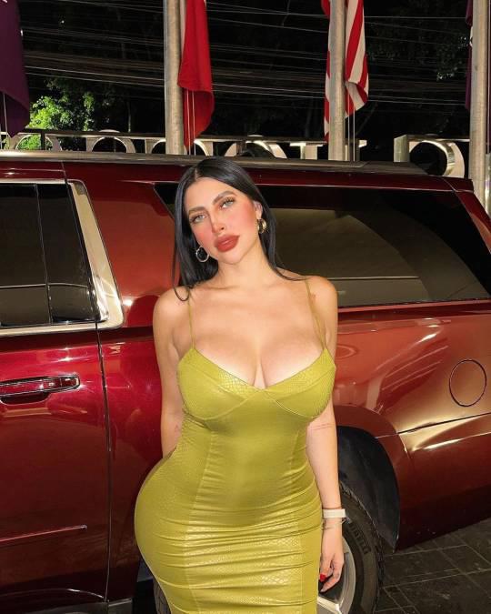 Revelan su identidad: Por qué estas dos chicas se roban la atención en partido de Liga MX y sale a la luz a lo que se dedican