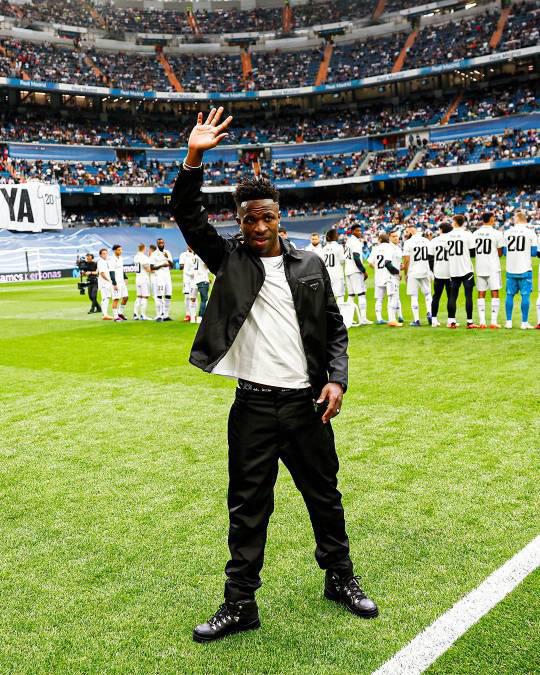 FOTOS: El Real Madrid rinde homenaje a Vinicius, el mensaje contra el racismo y la visita de Florentino Pérez