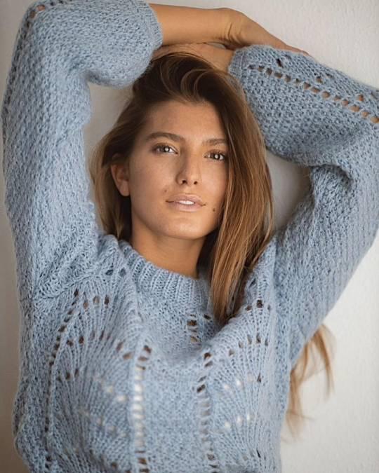 ¡Es 26 años menor! Así fue captado ex futbolista con su nueva novia y amiga de su hijo que murió