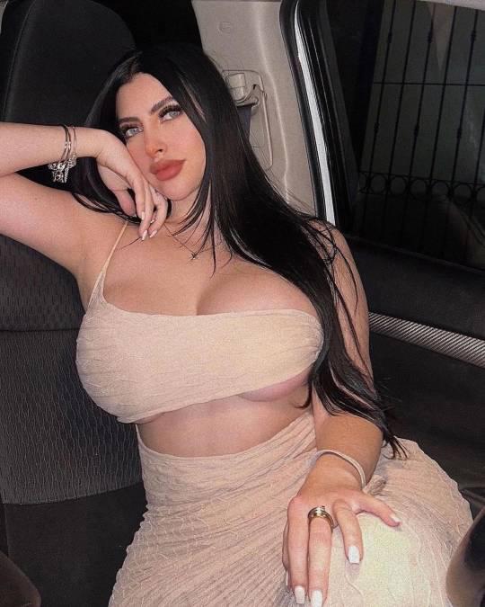 Revelan su identidad: Por qué estas dos chicas se roban la atención en partido de Liga MX y sale a la luz a lo que se dedican