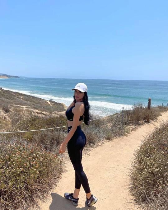 Choco Lozano y sus polémicas vacaciones con su bella novia tras no aceptar la convocatoria de Honduras para Copa Oro