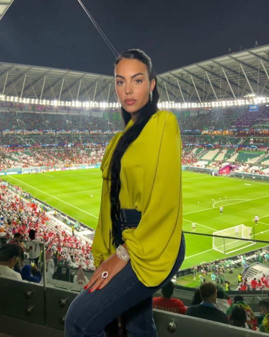 “Enseñó de más”: Georgina Rodríguez provoca escándalo y esto hicieron con la foto que aparece junto a Cristiano Ronaldo