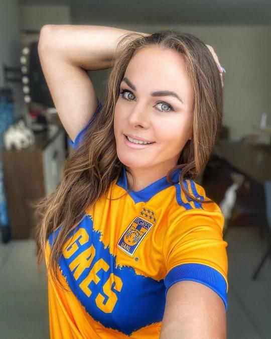Bella periodista mexicana hace “pedazos” a Gignac y deja mal parado a los jugadores de Tigres que le pedían citas