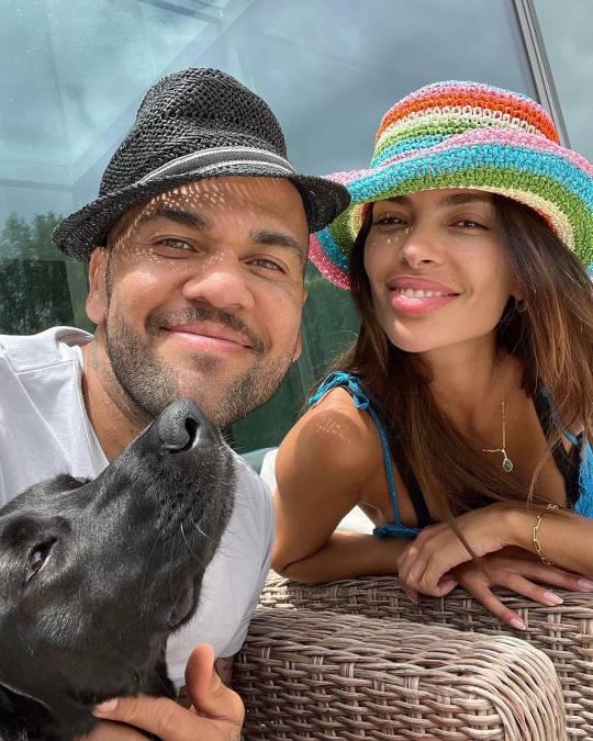 Dani Alves es acusado de pagarle para no divorciarse y quedar en libertad; la respuesta de Joana Sanz