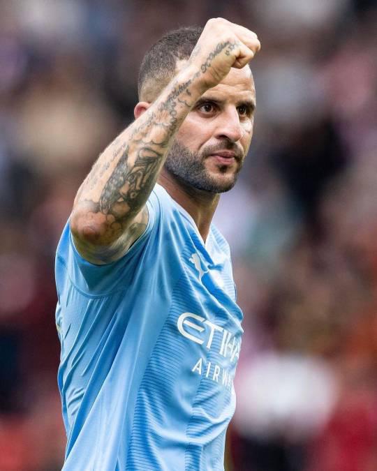 Destapan doble vida de crack del Manchester City: dejó embarazada a su ex mujer antes de que la dejara