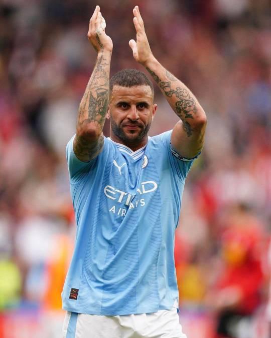 Destapan doble vida de crack del Manchester City: dejó embarazada a su ex mujer antes de que la dejara