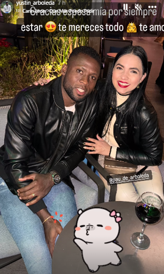 La fiesta del Olimpia tras proclamarse tricampeón invicto: futbolistas acompañados de sus parejas