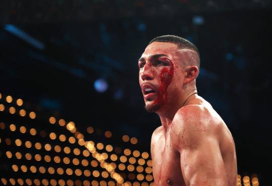 Informe médico desvela que Teófimo López “tiene suerte de no estar muerto” tras la pelea ante Kambosos