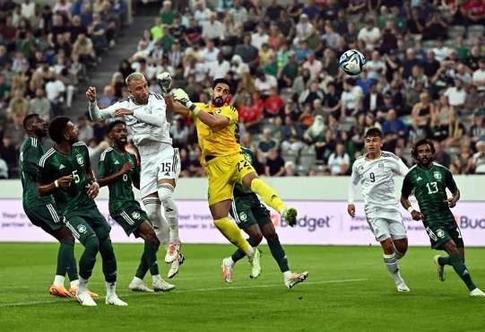 Costa Rica se agranda y con un Keylor Navas como en sus mejores tiempos, derrotó a Arabia Saudita