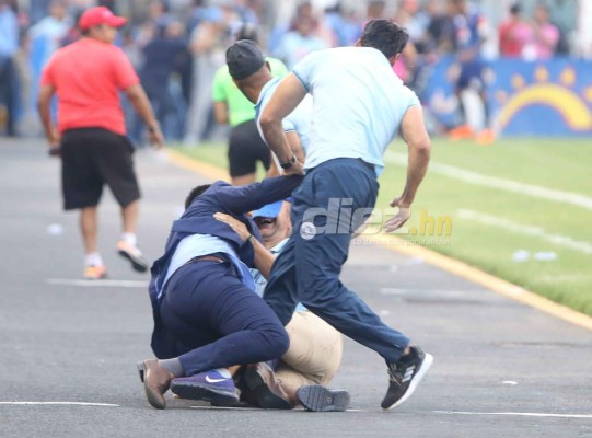 NO SE VIO POR TV: Wilson se saca la furia con Martínez y Rubilio hace gesto de crack a Costly&nbsp;&nbsp;