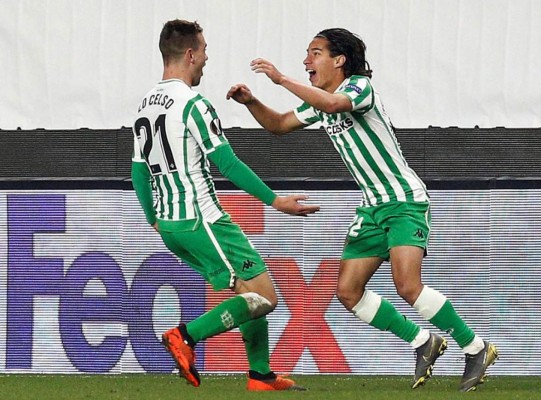Fotos: La locura de Diego Lainez tras anotar su primer tanto en Europa