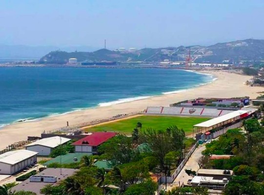 México tiene uno de los estadios más extraños del mundo: está a la orilla del mar y enamora a la afición