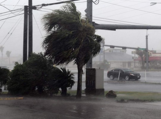 FOTOS: Huracán Harvey causa estragos tras tocar tierra en Texas