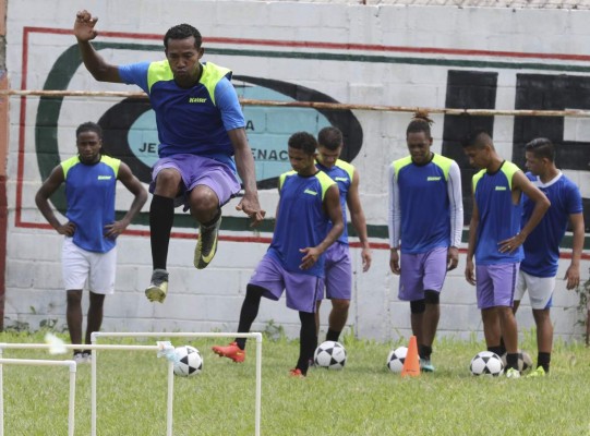 RUMORES/FICHAJES: Luis Lobo no iría a Platense y Tela FC saca la chequera