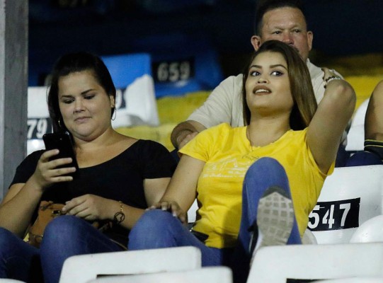 Las bellezas que se vieron en el estadio Morazán en el Real España-Platense