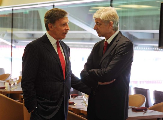 Empresas que vuelven multimillonarios a los presidentes de clubes de fútbol