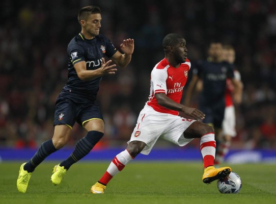 Joel Campbell fue titular y el Arsenal quedó fuera de la Copa de la Liga