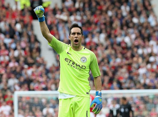 Estos son los grandes porteros que también son goleadores