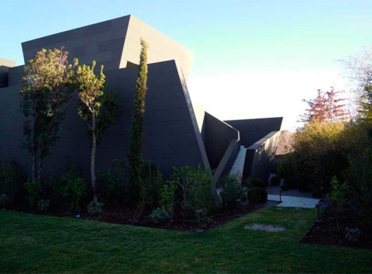 ¡Lujosa mansión! Eden Hazard compra casa a Alejandro Sanz en Madrid