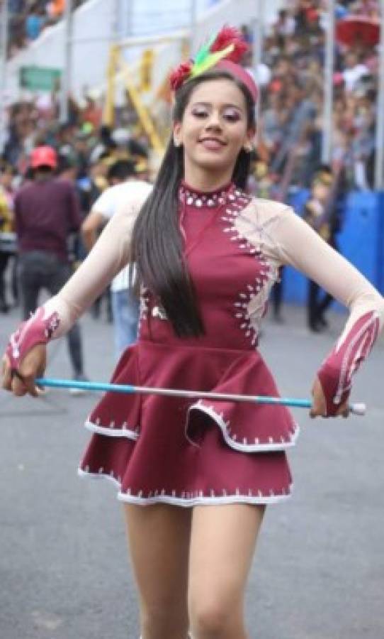 ¡Preciosas! Las 15 palillonas más bellas de los desfiles patrios en Honduras